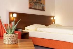 Hotel Servus Europa Suben Bagian luar foto